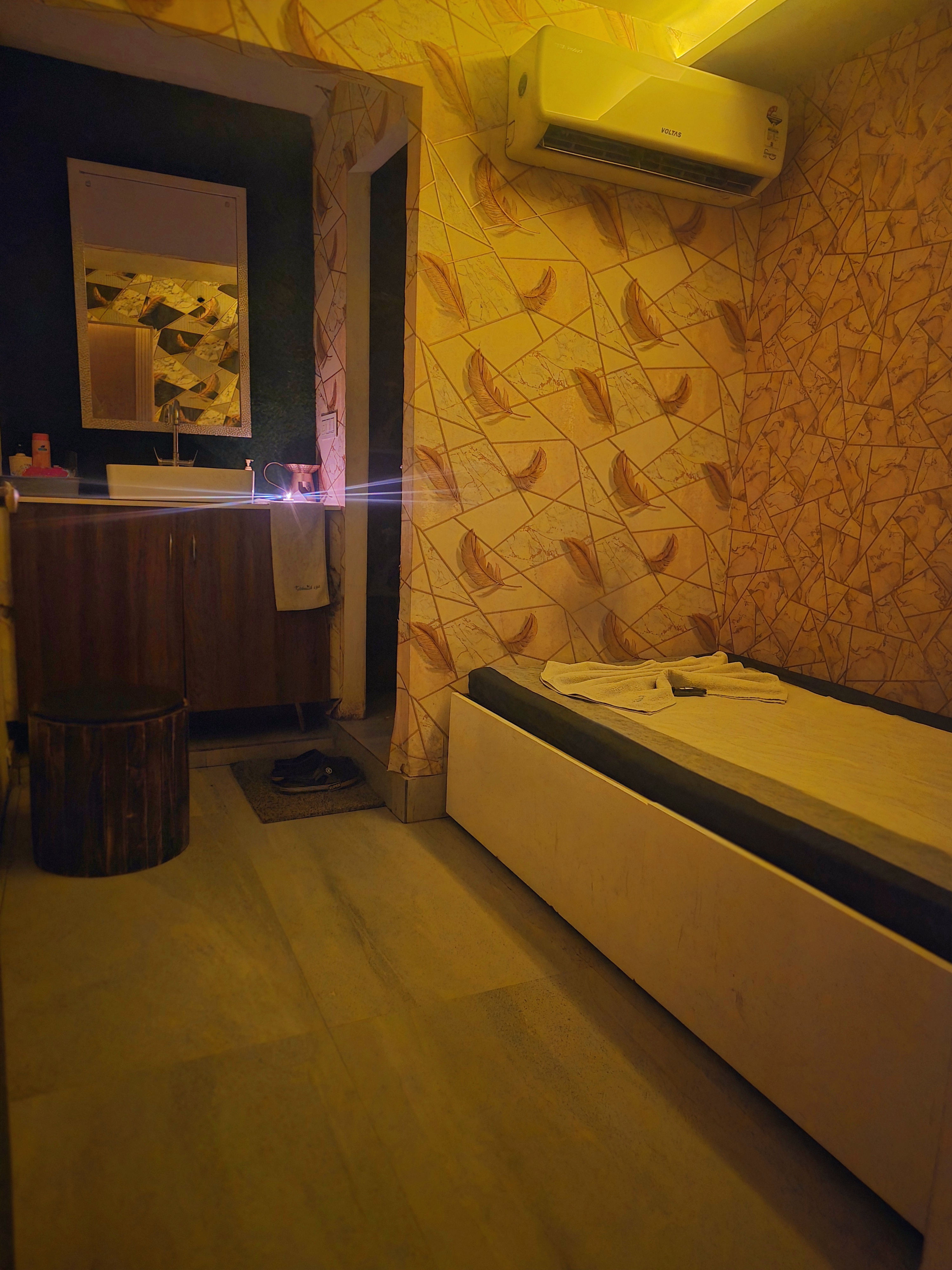 Kishmish Spa Center interior and massage service in Chandigarh